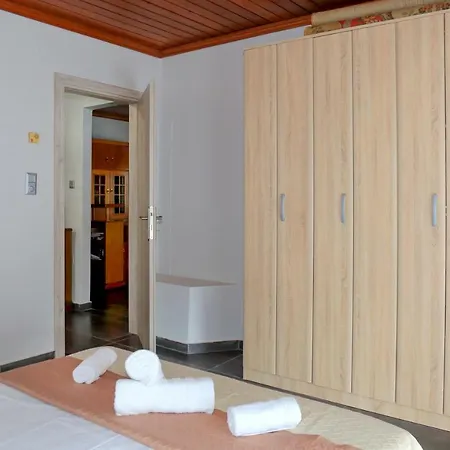 House Loana Neos Marmaras